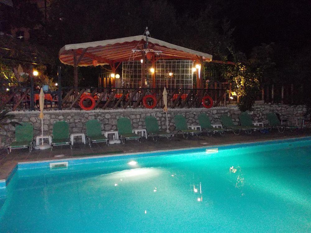 Aparthotel Argo Pool & Bar Benitses  Exterior foto