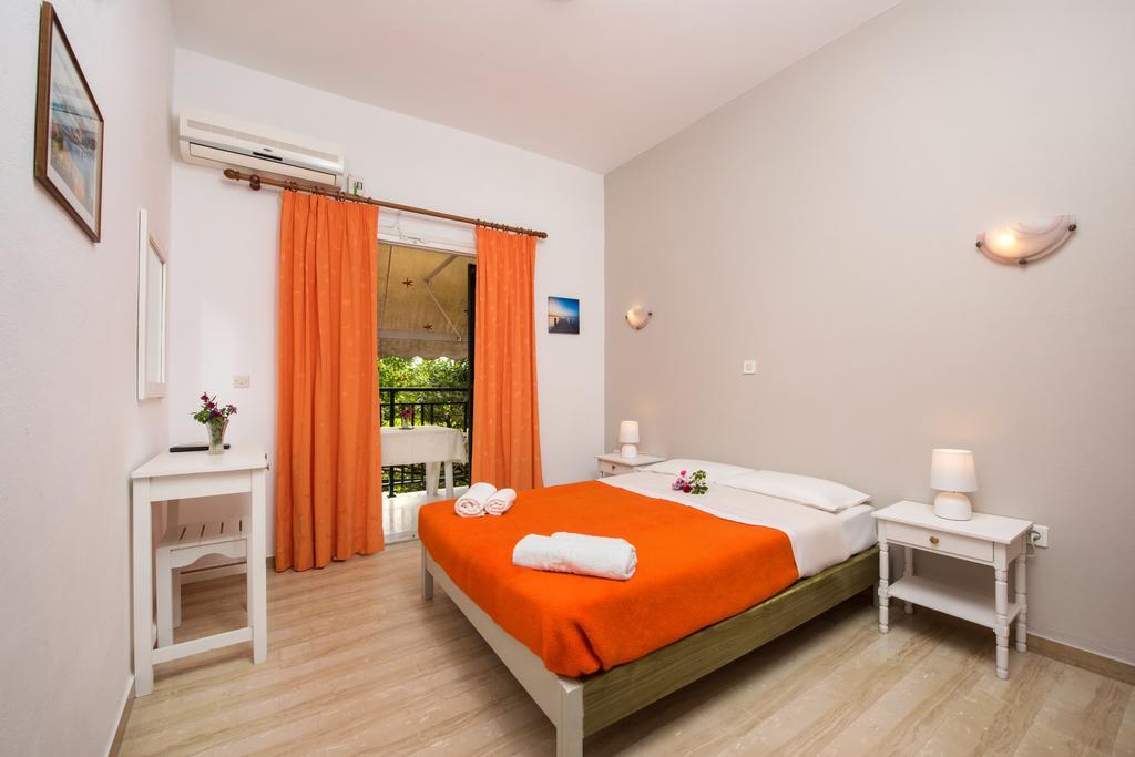 Aparthotel Argo Pool & Bar Benitses  Exterior foto